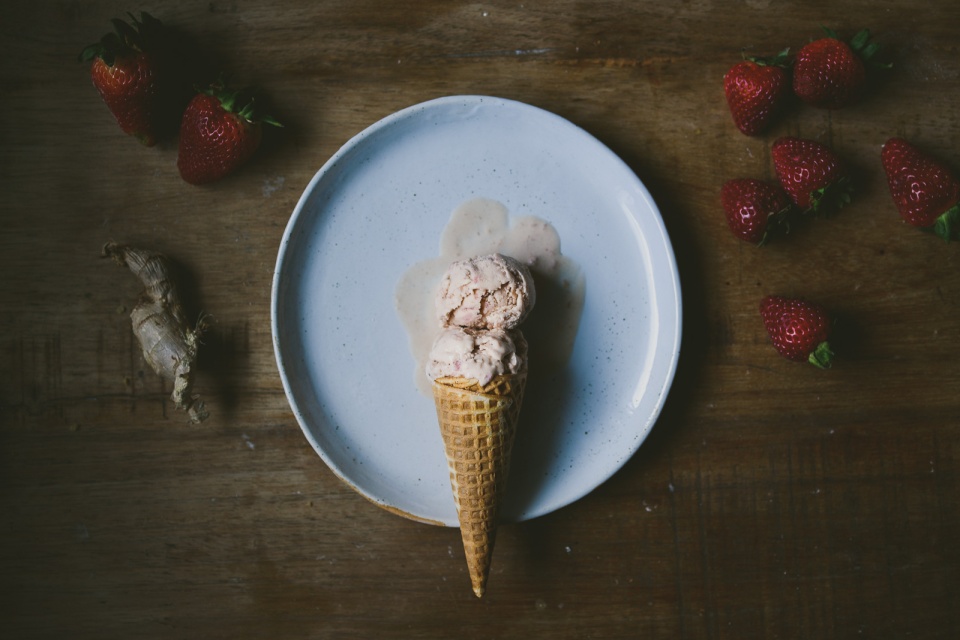 Roasted Balsamic Strawberry Ginger Ice Cream | le jus d'orange-17
